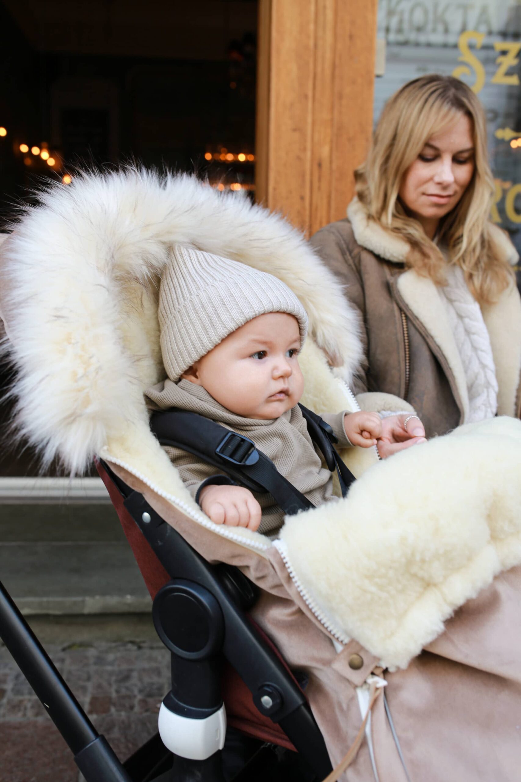 Chanceliere en laine de mouton pour siege auto et poussette Beige – BabyLy – Image 4