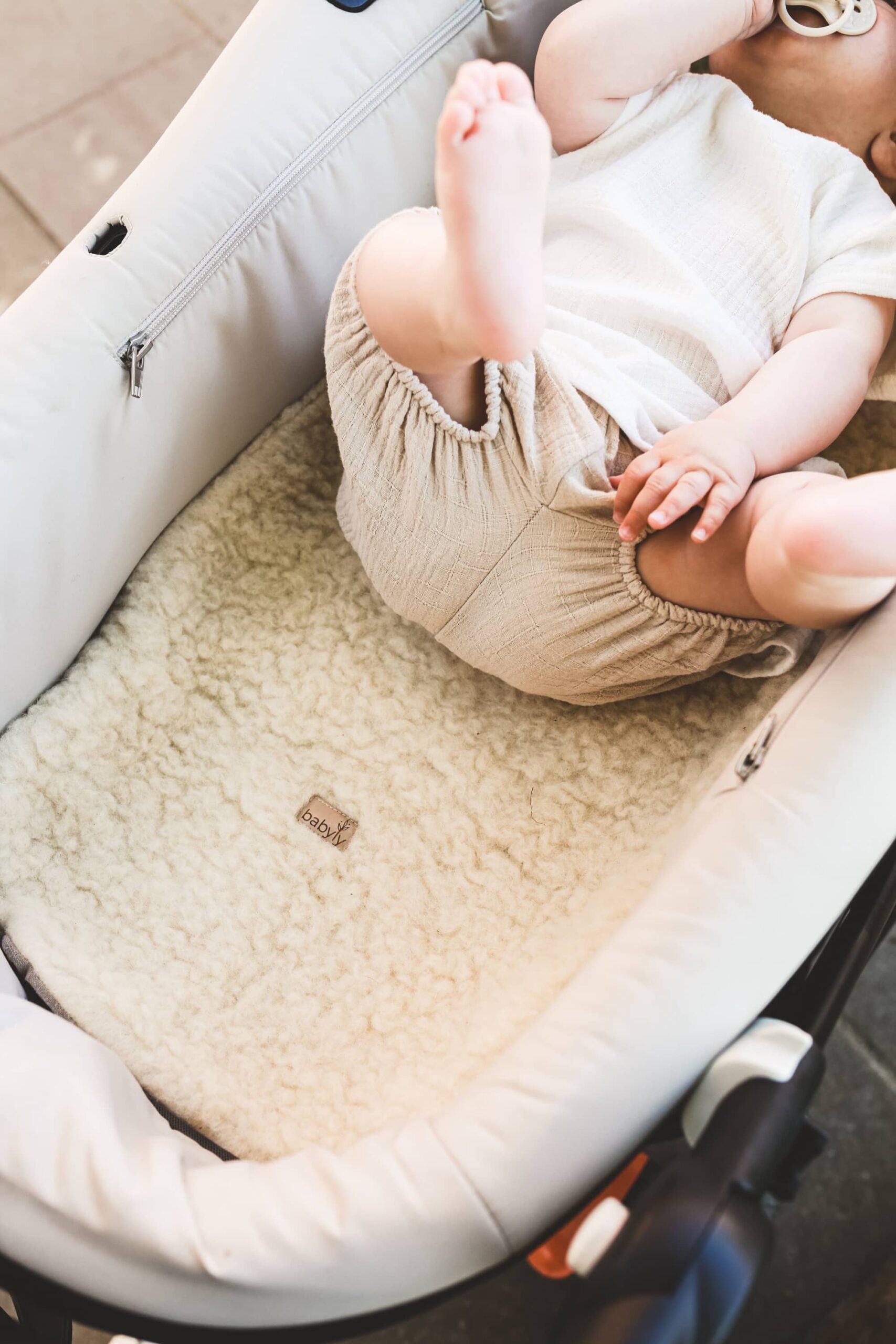 Doublure universelle de landau en laine de mouton – BabyLy – Image 6