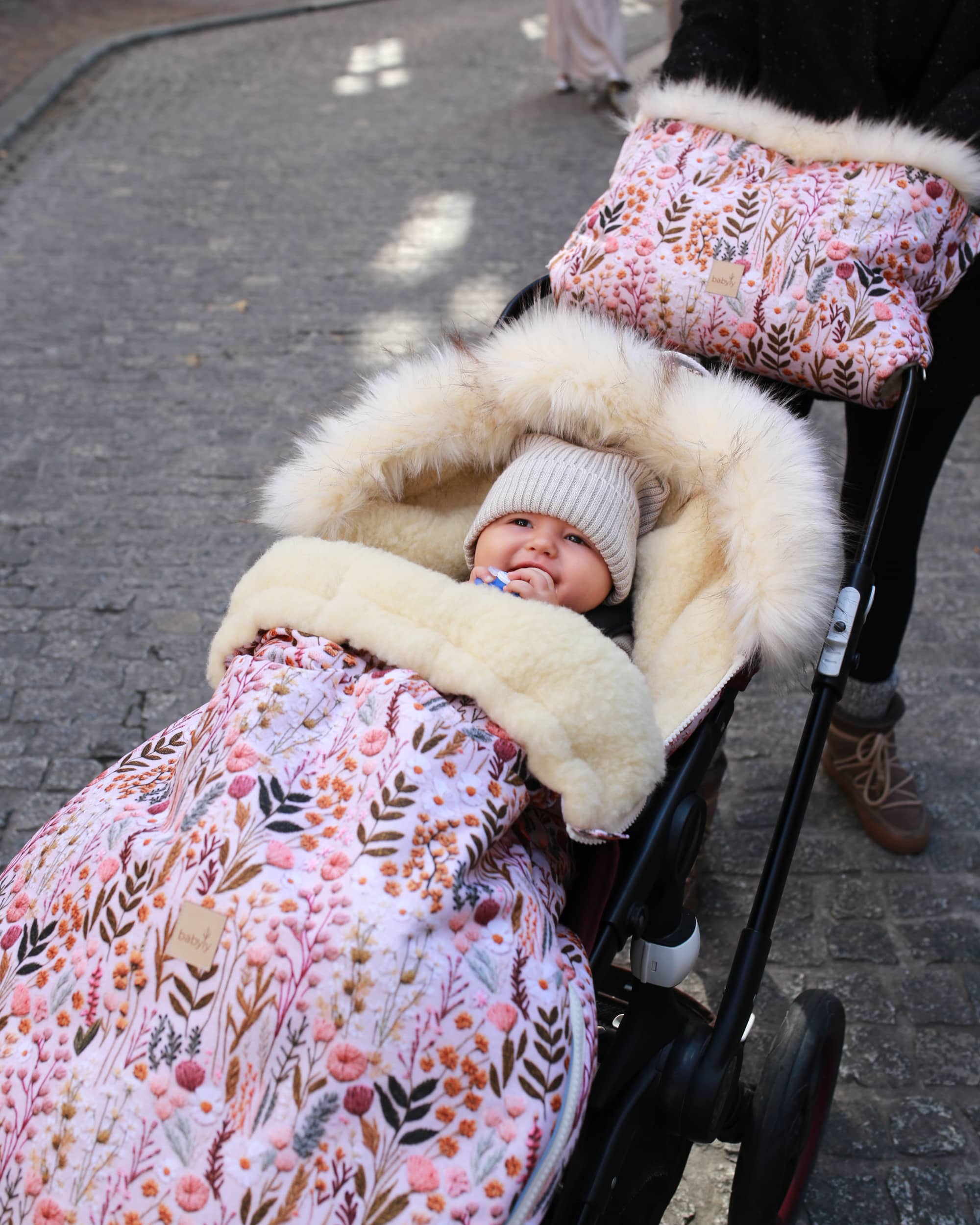 Chanceliere en laine de mouton pour siege auto et poussette Flowery – BabyLy – Image 6