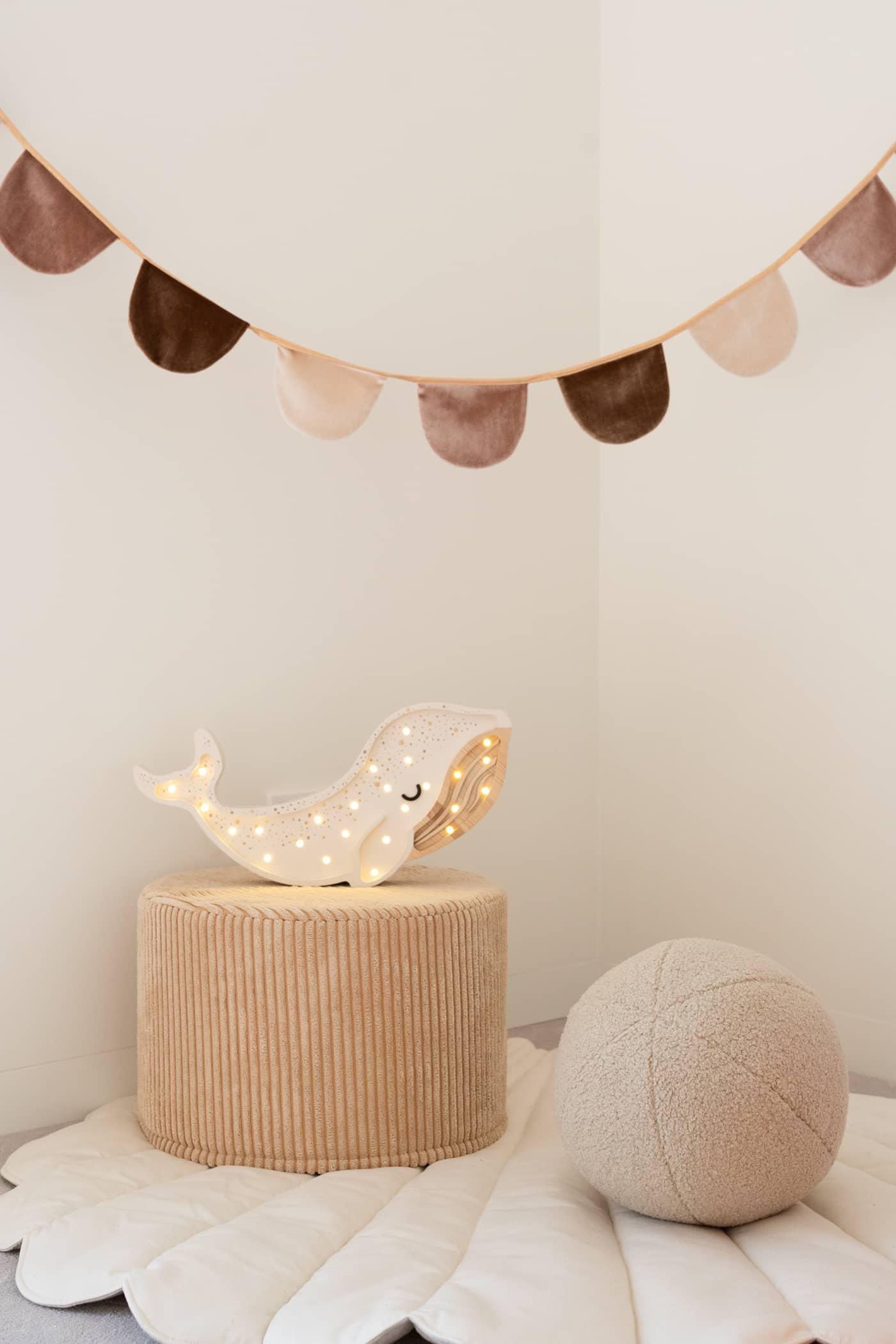 Lampe Whale Albino White – Little Lights – Image 4