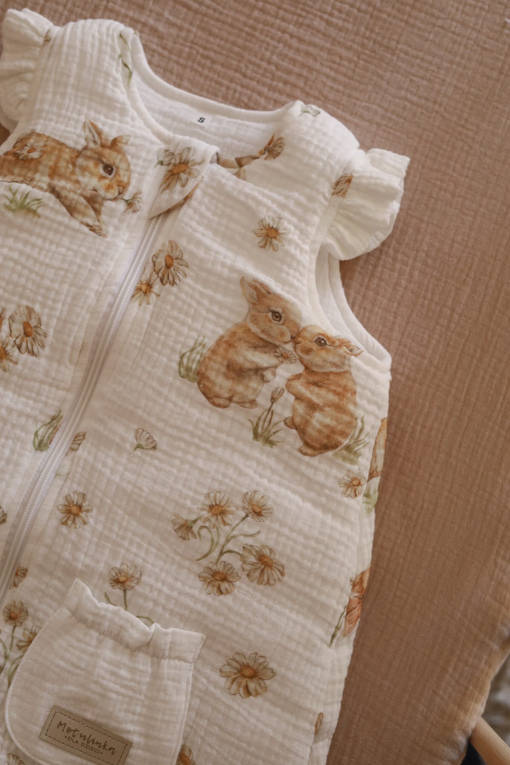 Gigoteuse a pieds avec coussin Daisy Bunnies – MotulinKa – Image 3
