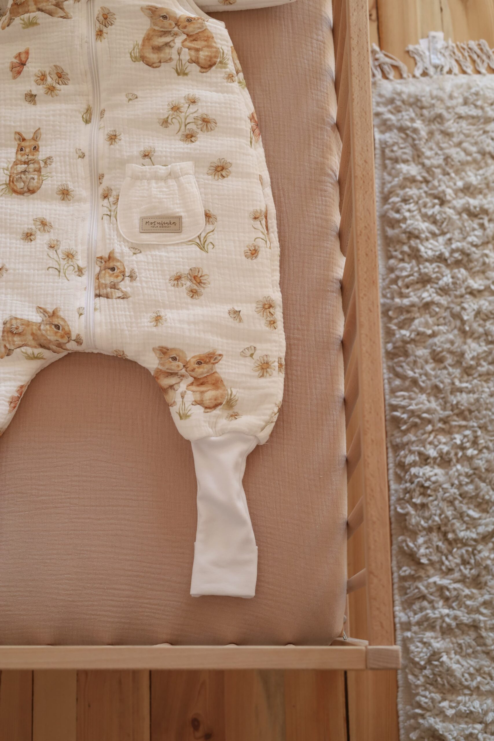 Gigoteuse a pieds avec coussin Daisy Bunnies – MotulinKa – Image 2