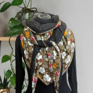 Chèche écharpe foulard triangle | Mi-saison | Douce floraison