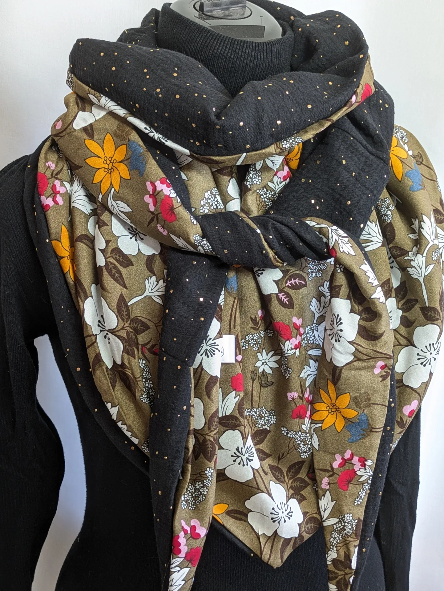Chèche écharpe foulard triangle | Mi-saison | Douce floraison – Image 4
