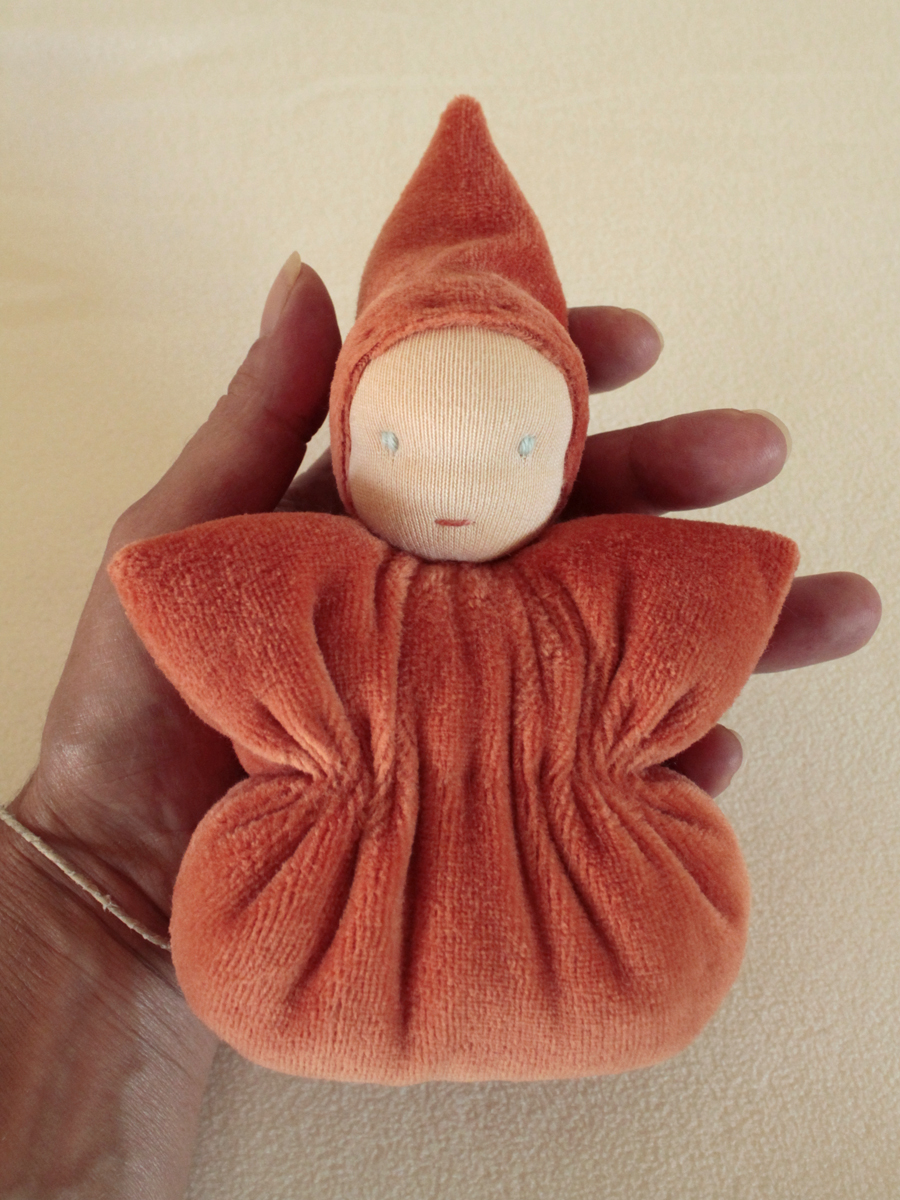 Mini Doudous Lutin velours orange – Artisanat français – Matériaux certifiés – Image 4
