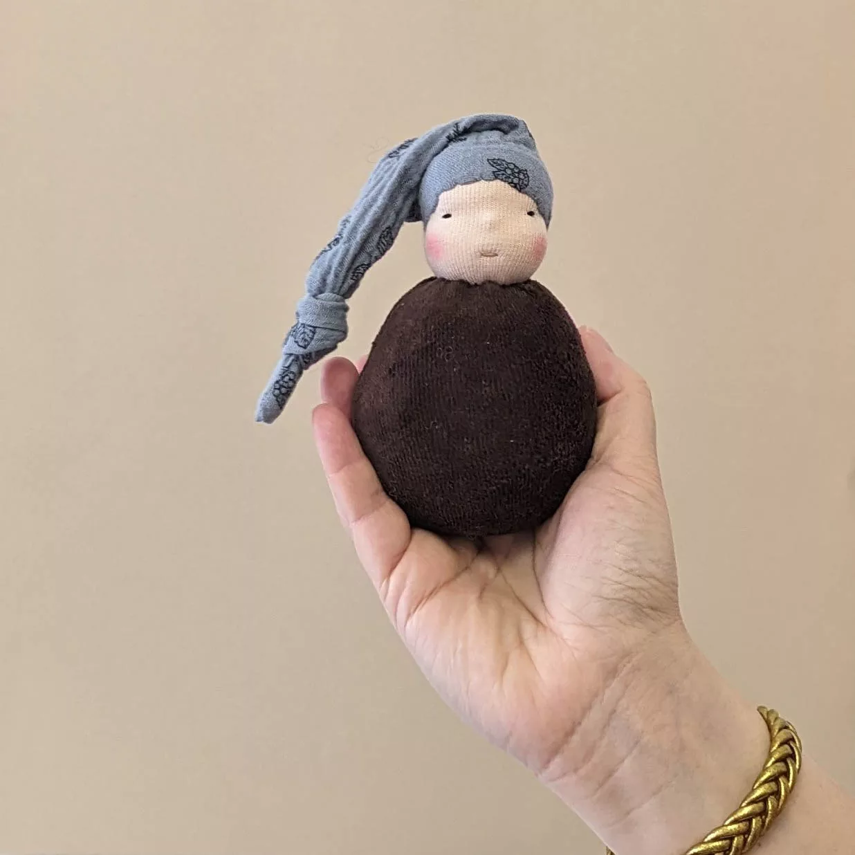 Doudou Waldorf Pocket (Chocolat) – Image 3