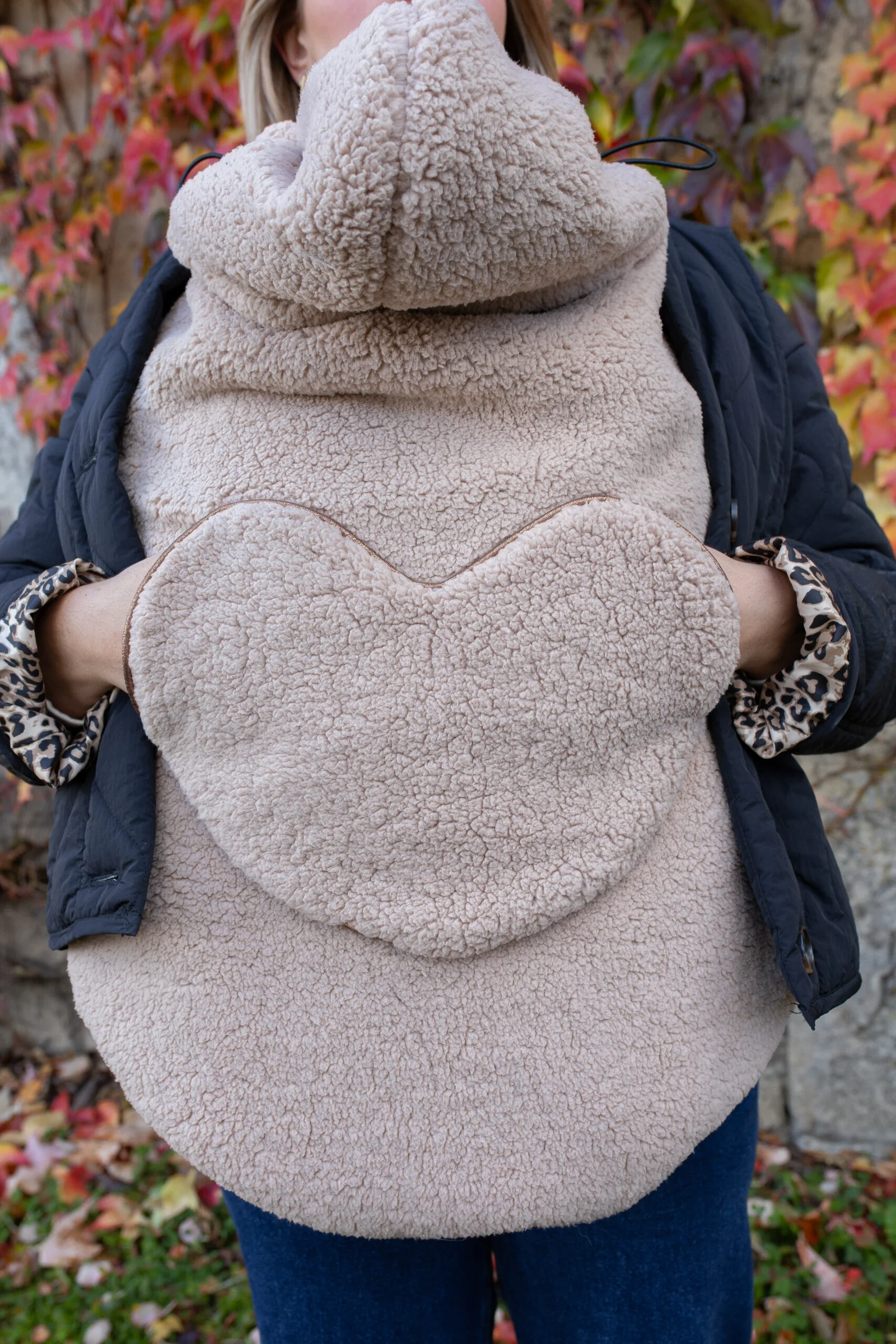 Couverture de portage poche coeur moumoute beige – Image 2