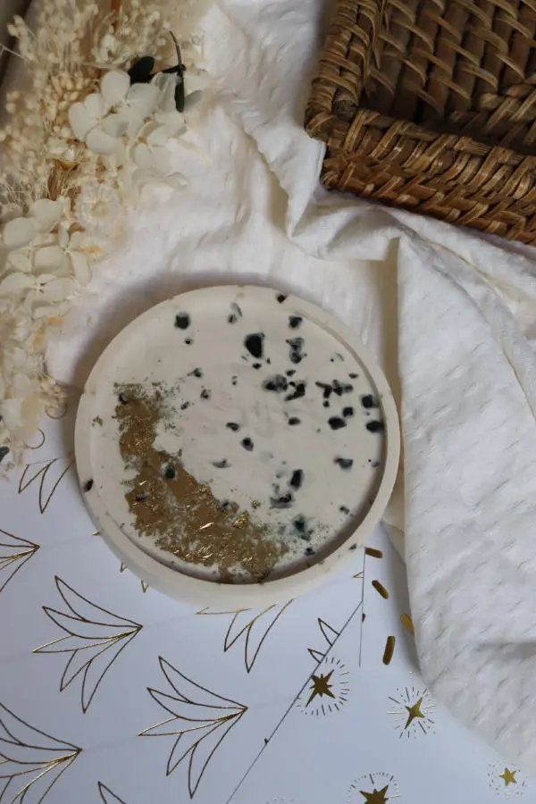 Plateau rond en Jesmonite en terrazzo