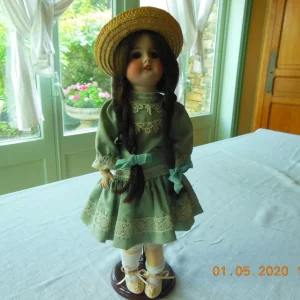 POUPÉE SFBJ TÈTE PORCELAINE