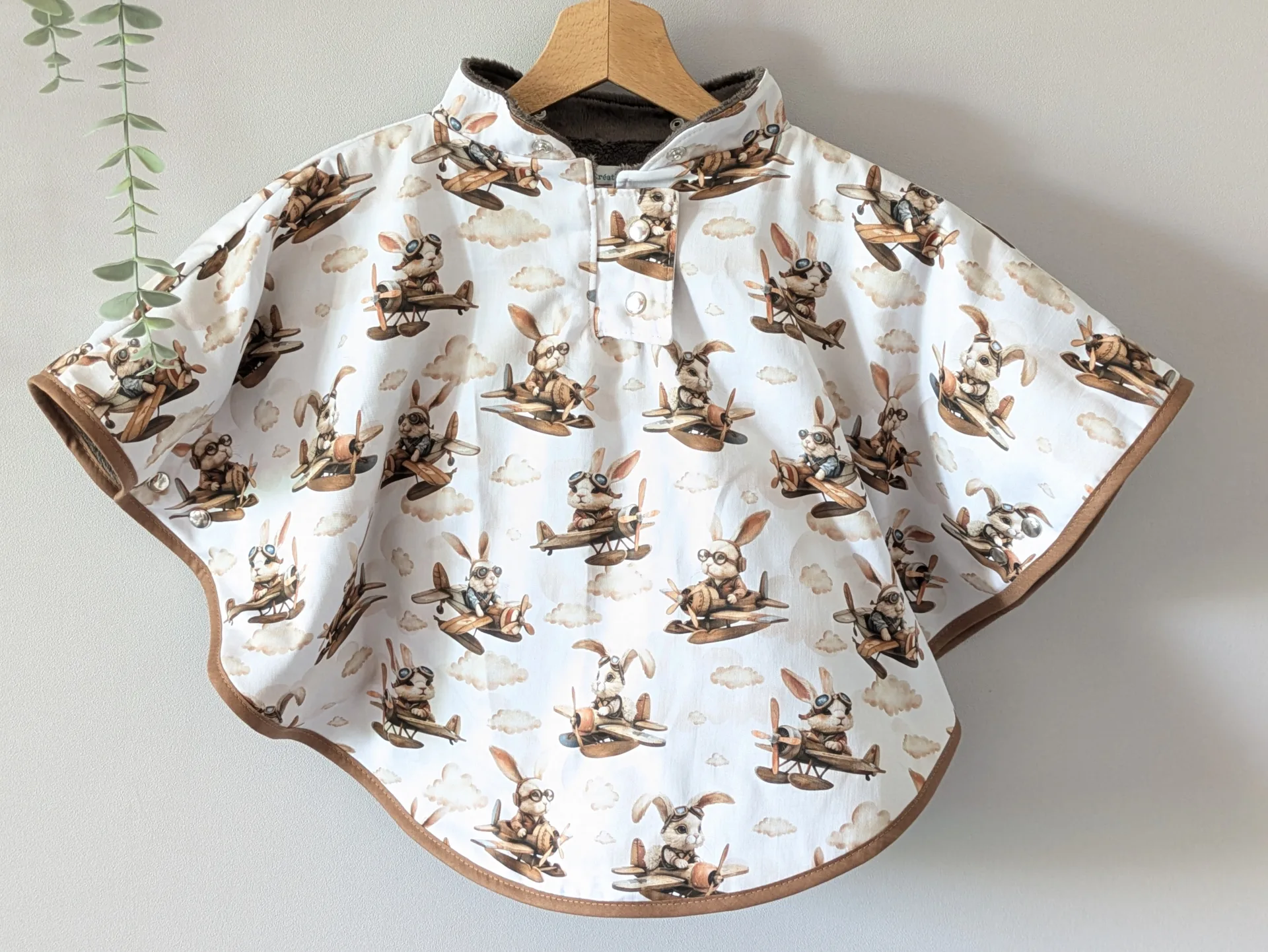 Poncho, cape évolutif bébé et enfant | MI-SAISON | 12-24 mois | Lapin aviateur – Image 4