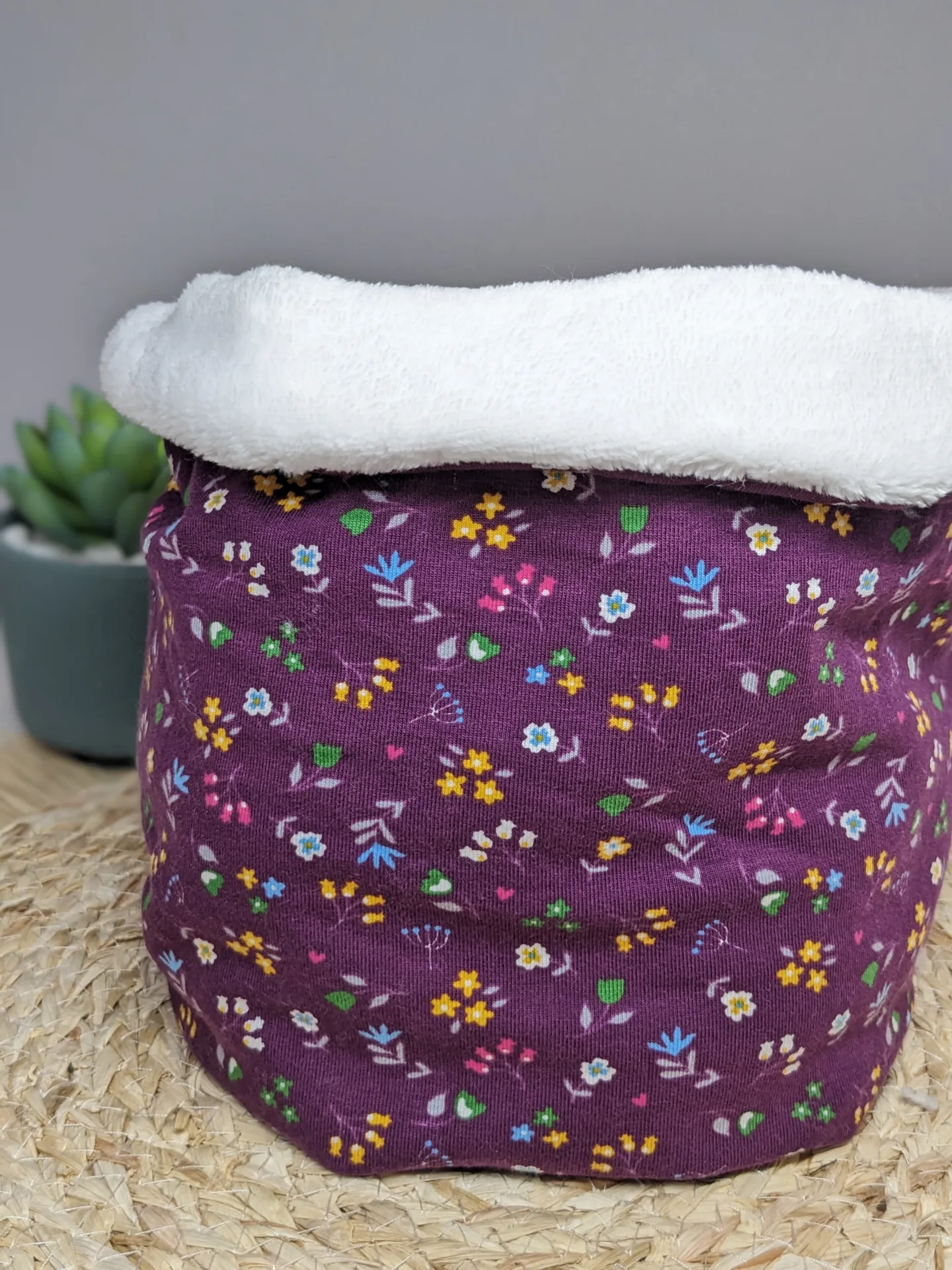 Tour de cou, Snood enfant – Fleurs fond prune – Fait main – Image 2