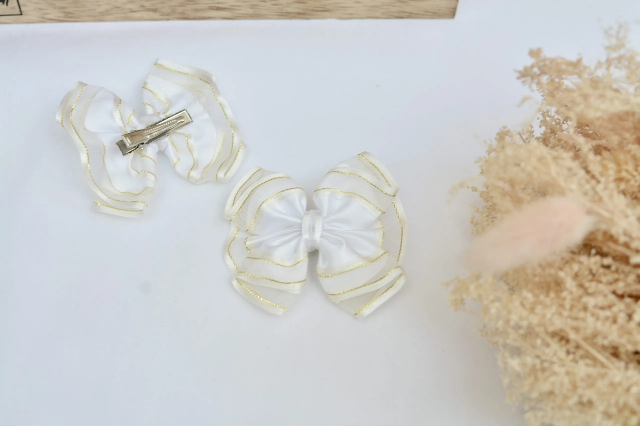 Barrette nœud ruban blanc et écru