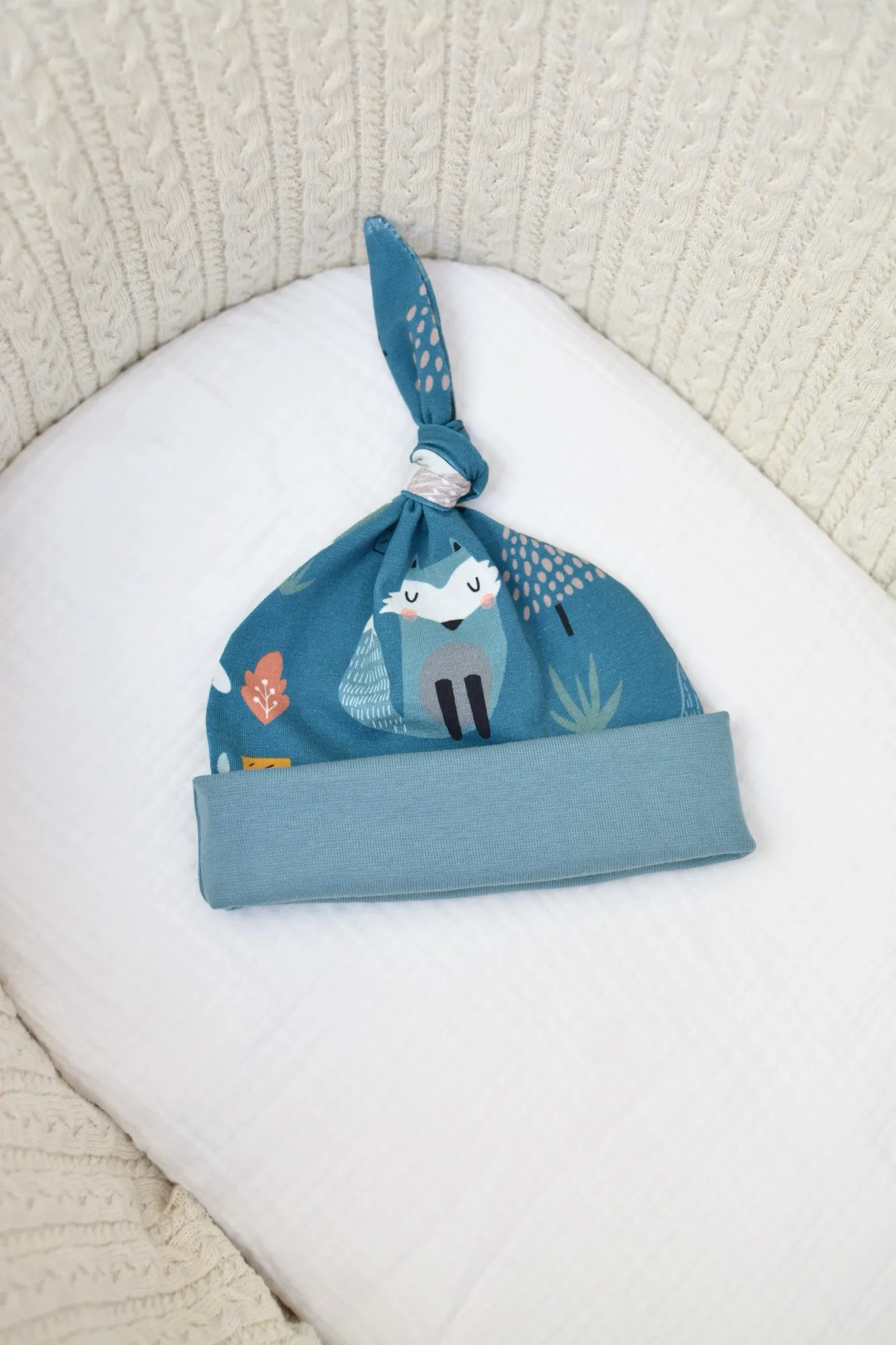 Bonnet de naissance personnalisable Forest bleu – Image 3
