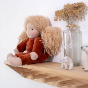 Poupée Waldorf  Grande (Paille – Terracotta)