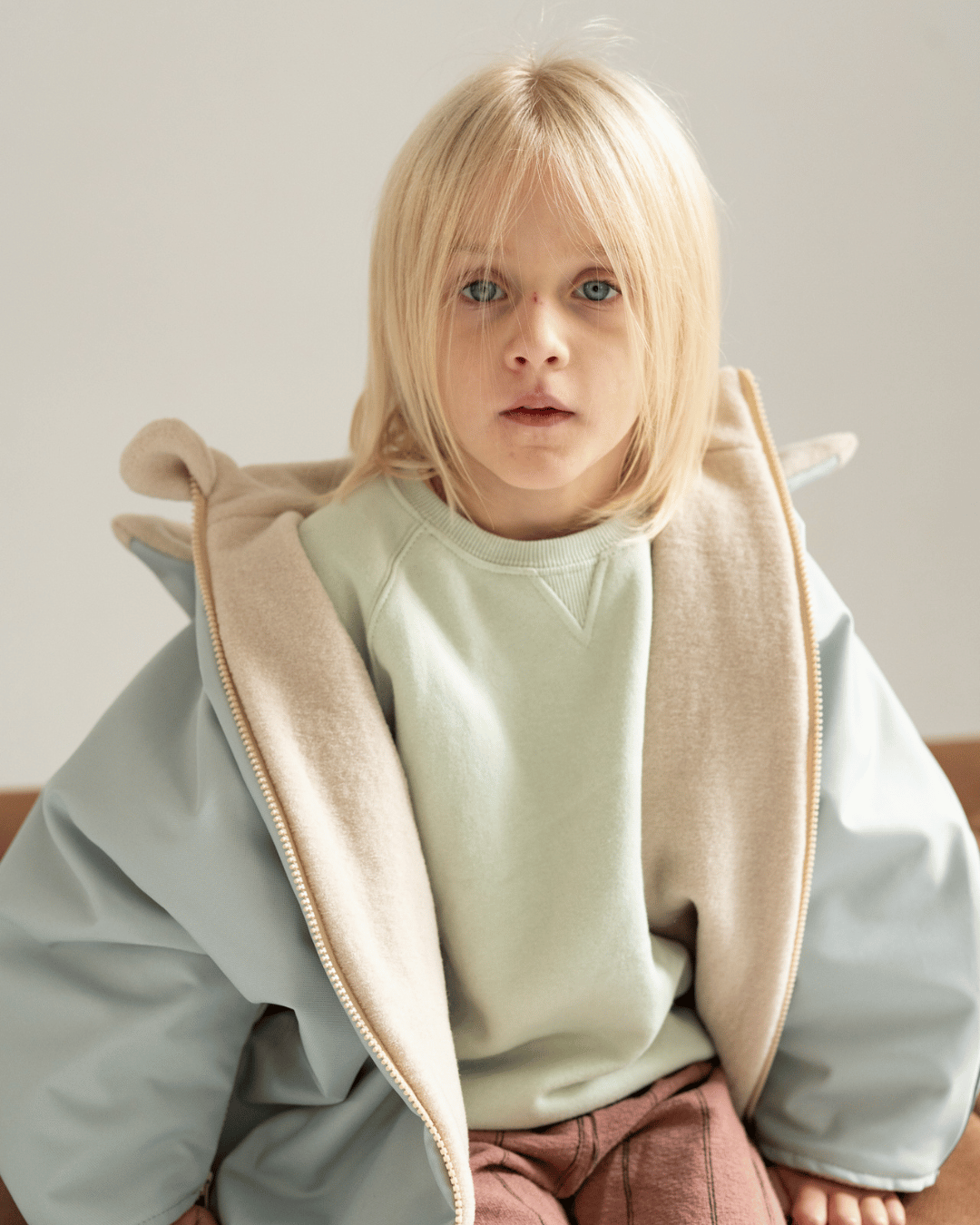Poncho voiture imperméable en laine mérinos 3-6 ans Sage Green – Piapimo – Image 2